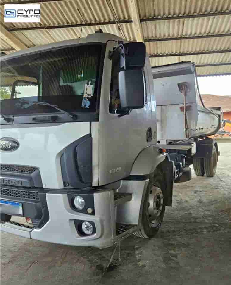 Caminhão Ford CARGO 1319 E Turbo 2p (Diesel)(E5) 2014