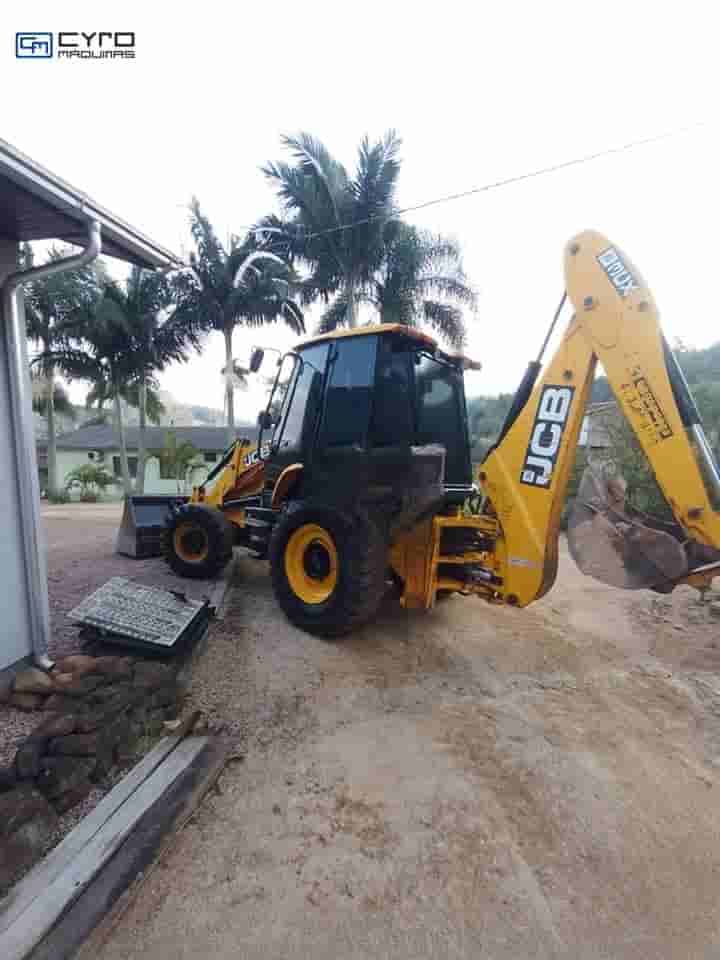 Retro Escavadeira JCB 3CX 2019