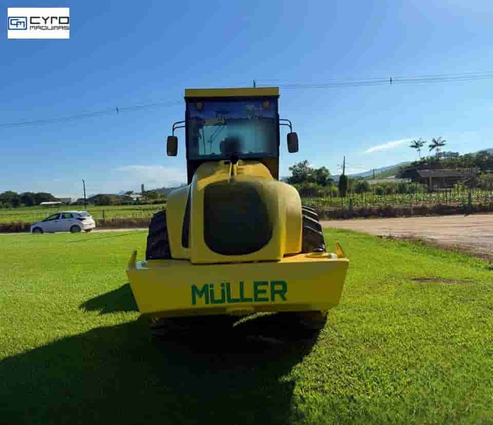 Rolo Compactador Muller VAP70 2010