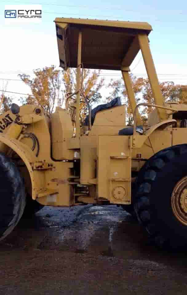 Pá Carregadeira Caterpillar 966 1979
