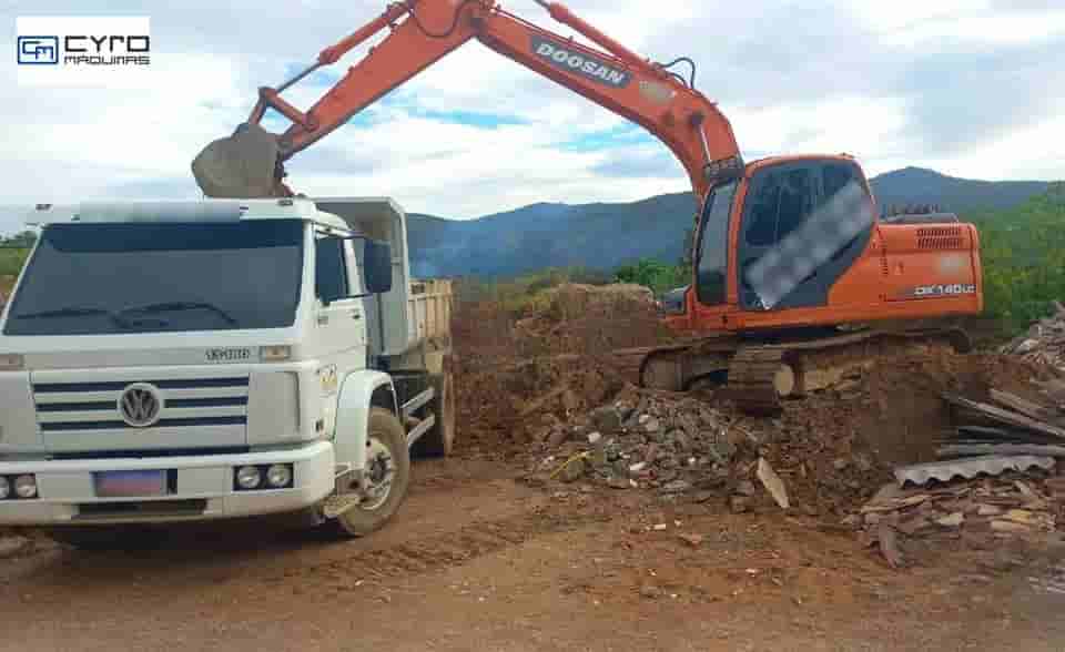 Escavadeira Doosan DX140LC 2013 - imagem de fundo