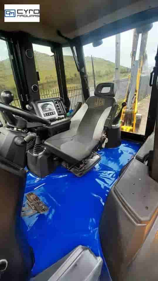 Retro Escavadeira JCB 3CX 2019