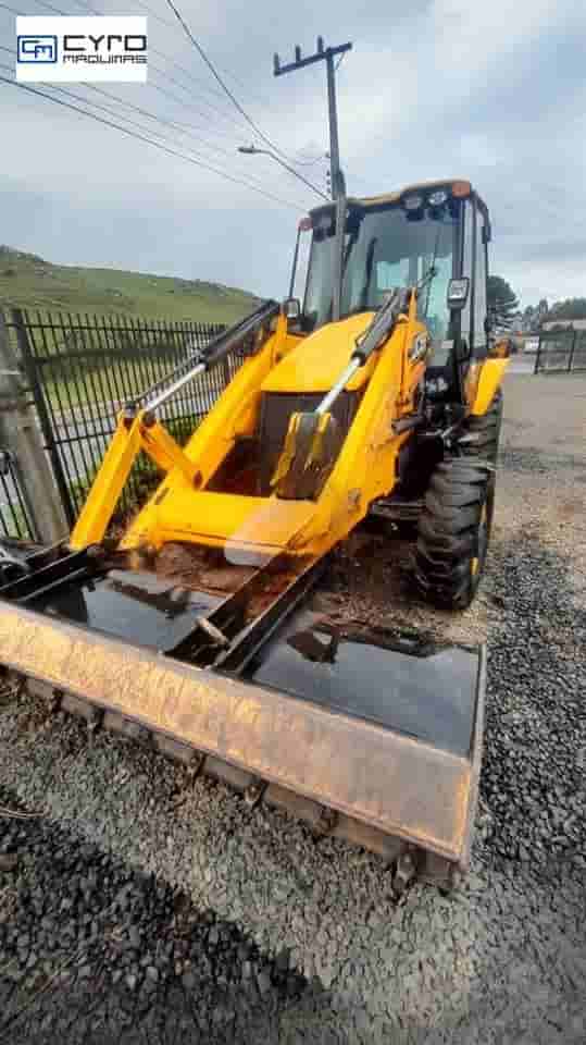 Retro Escavadeira JCB 3CX 2019