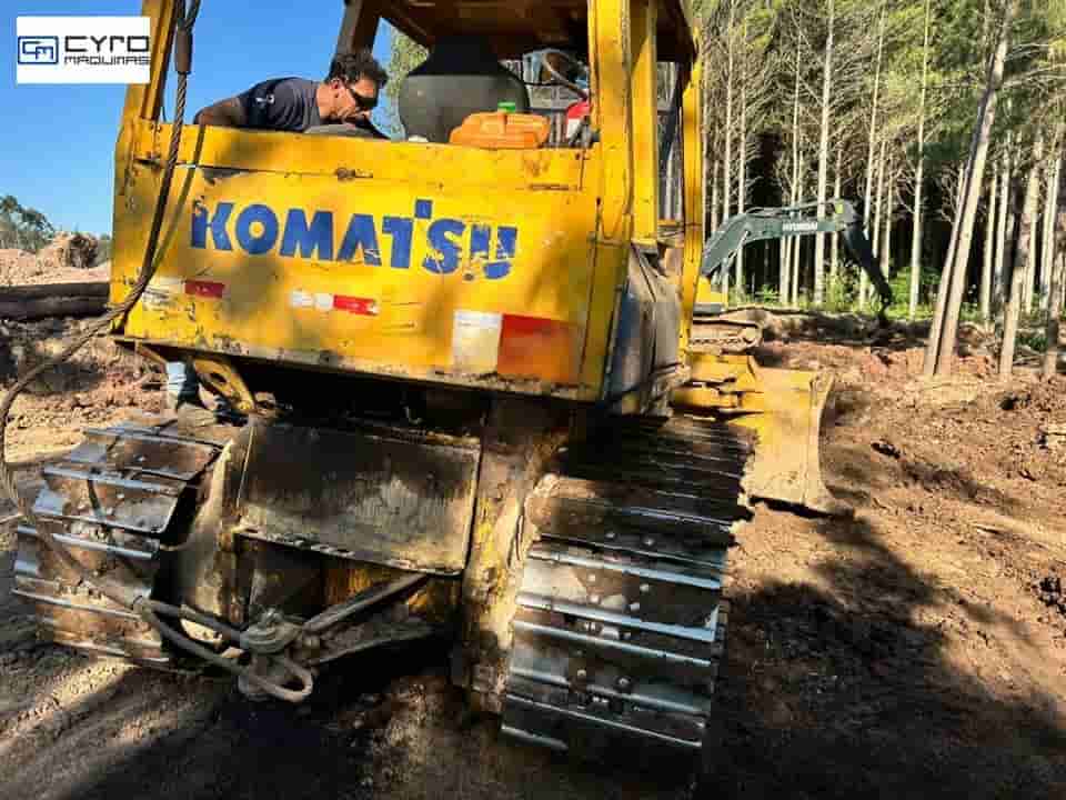 Trator de Esteira Komatsu D61-EX 2003