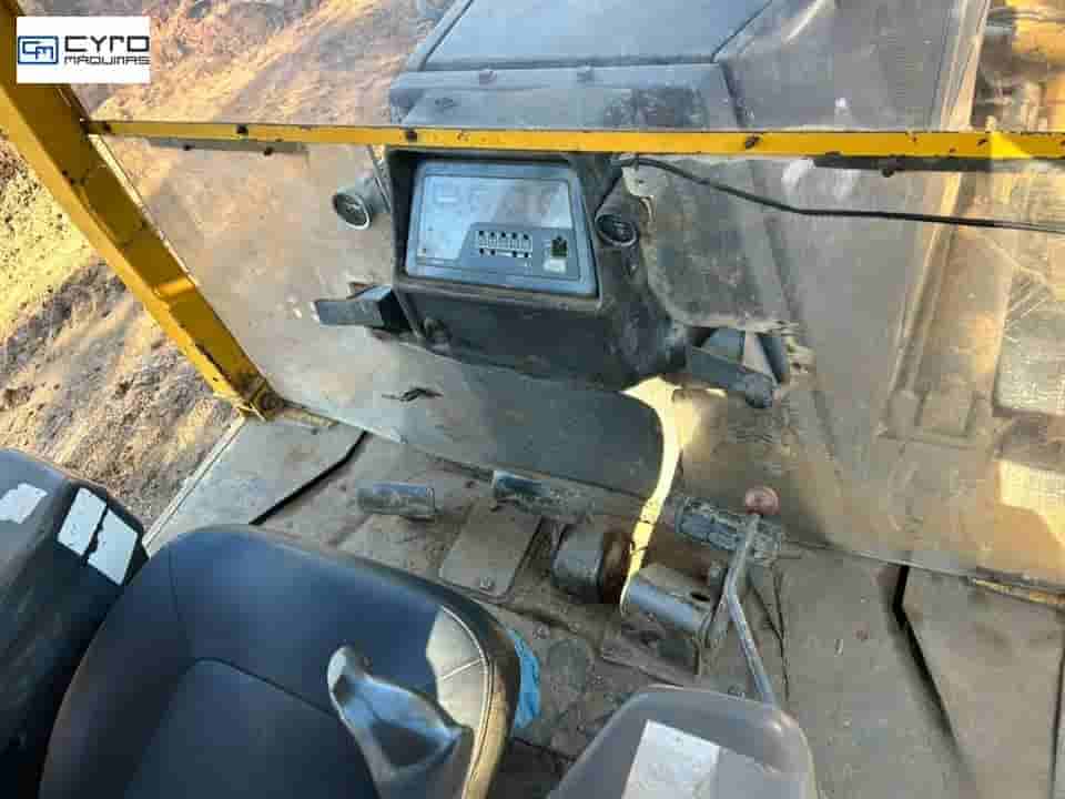 Trator de Esteira Komatsu D61-EX 2003