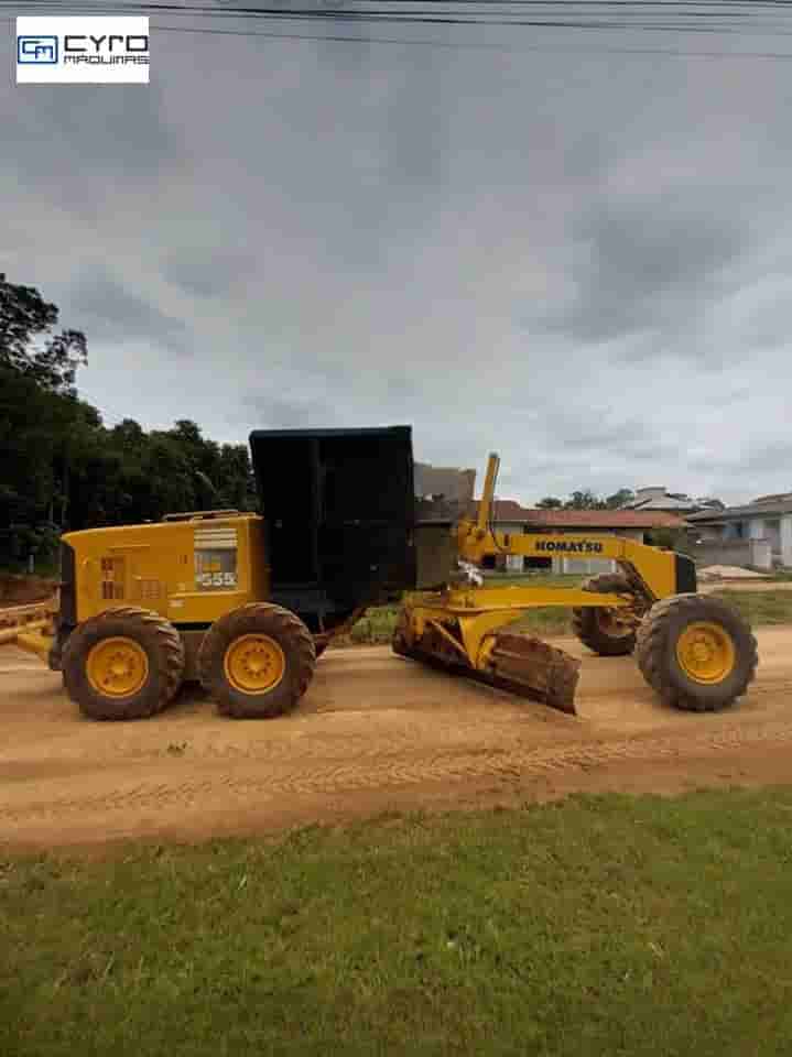 Motoniveladora Komatsu GD555-3 2010