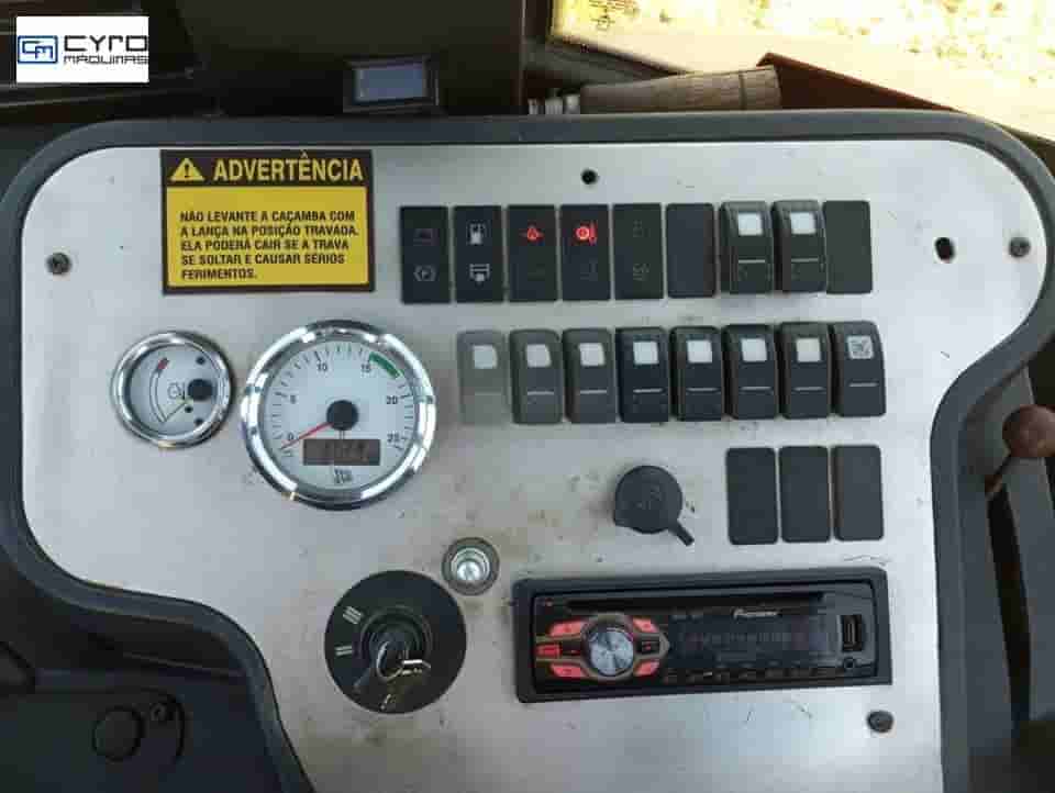 Retro Escavadeira JCB 3C 2012