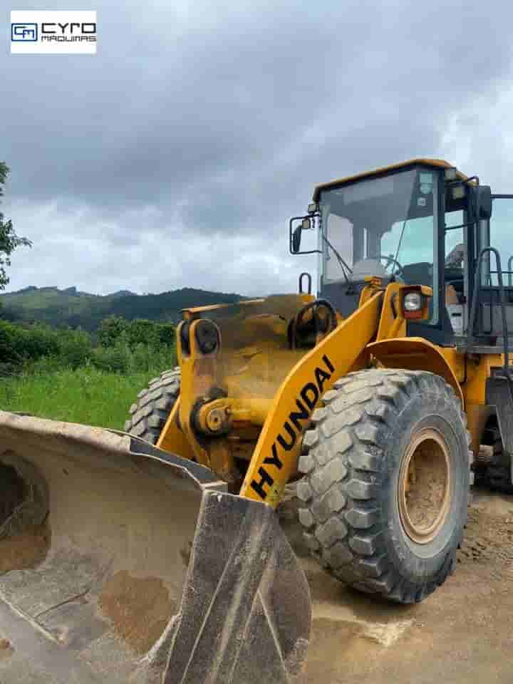 Pá Carregadeira Hyundai HL757-7 2014