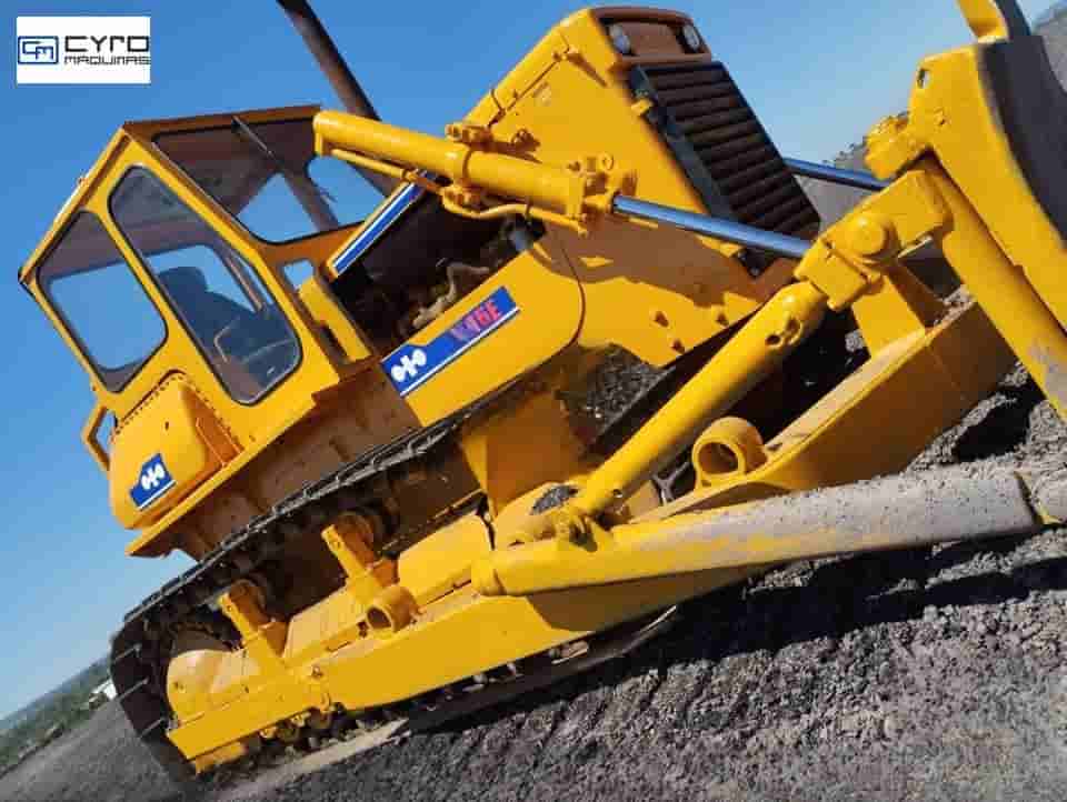Trator de Esteira Komatsu D65 1986