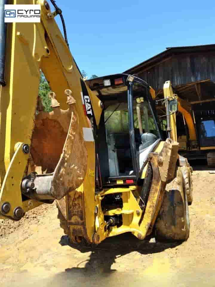 Retro Escavadeira Caterpillar 416E 2012