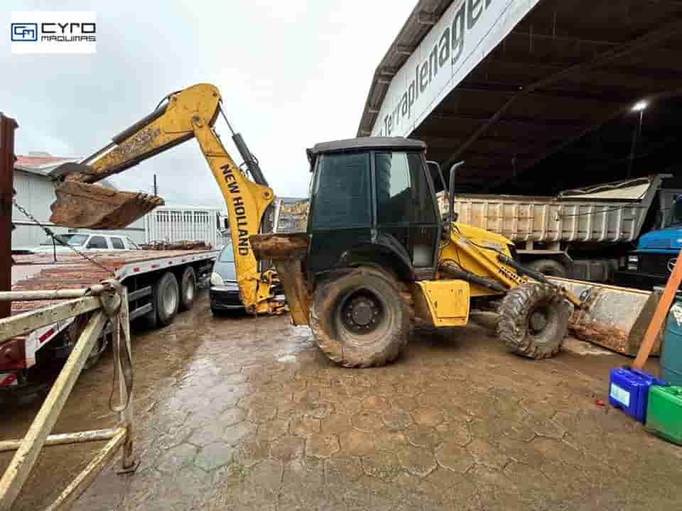 Retro Escavadeira New Holland B95B 2018