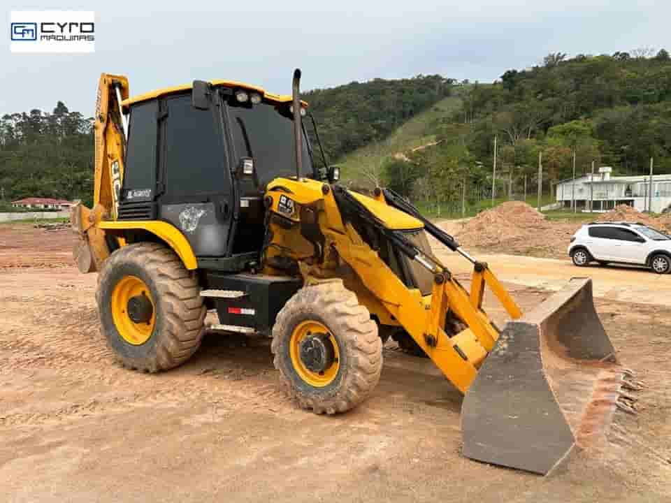 Retro Escavadeira JCB 3CX 2019