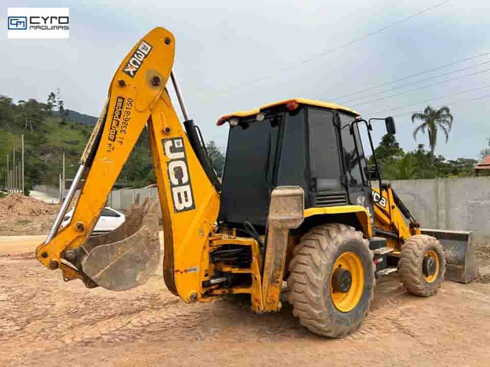 Retro Escavadeira JCB 3CX 2019