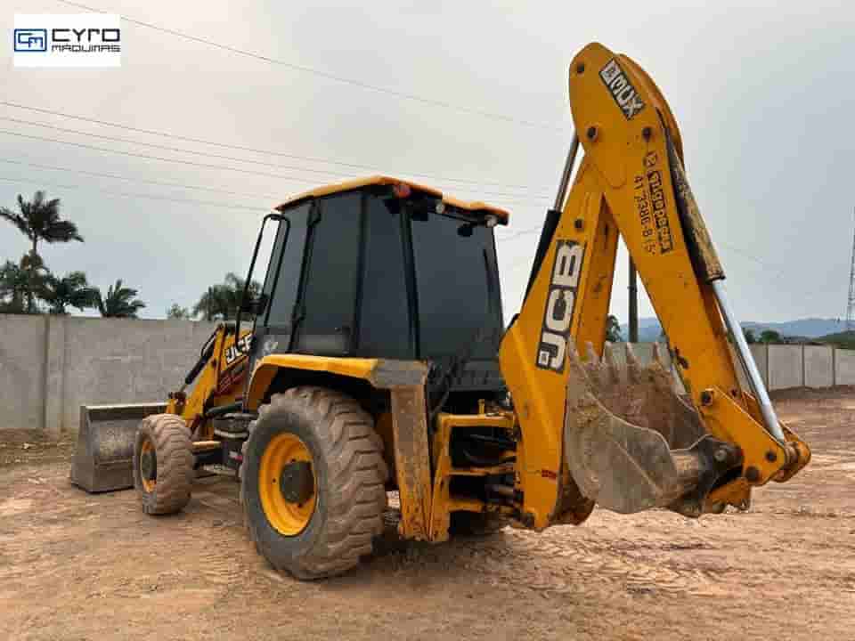 Retro Escavadeira JCB 3CX 2019
