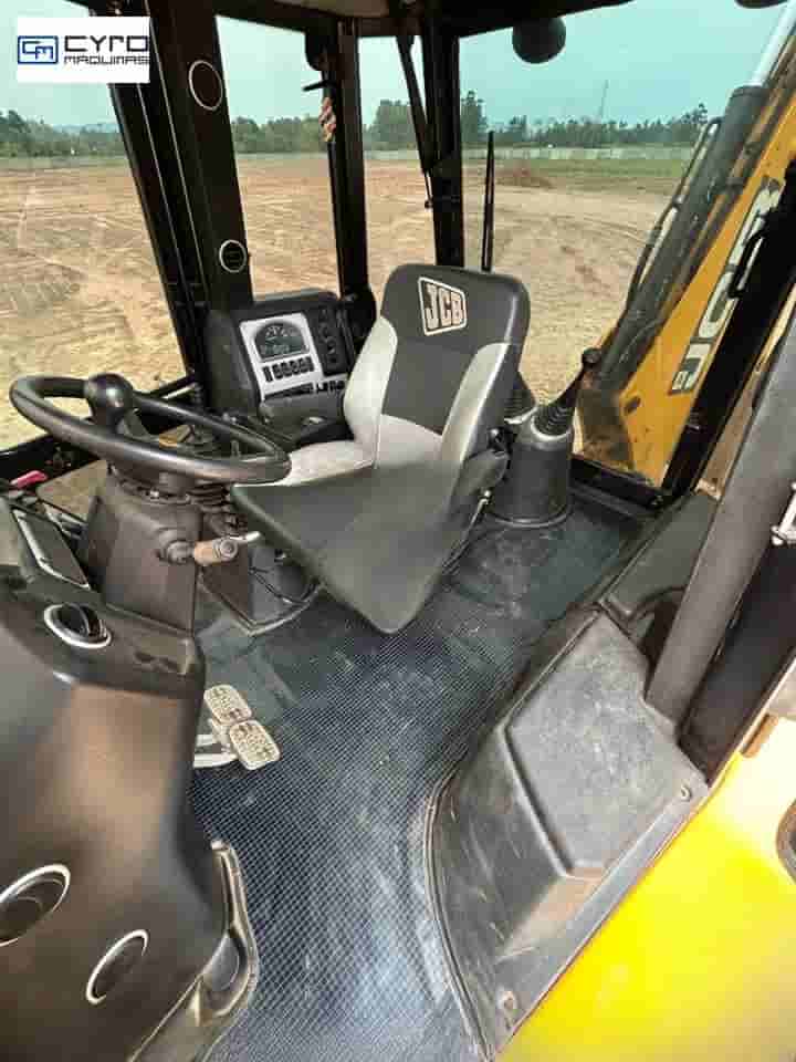 Retro Escavadeira JCB 3CX 2019