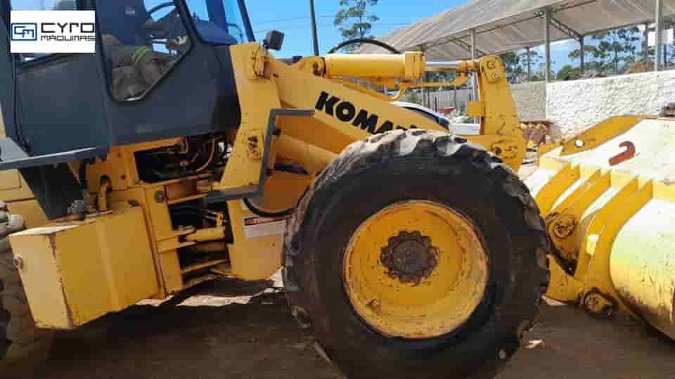 Pá Carregadeira Komatsu WA180 2005