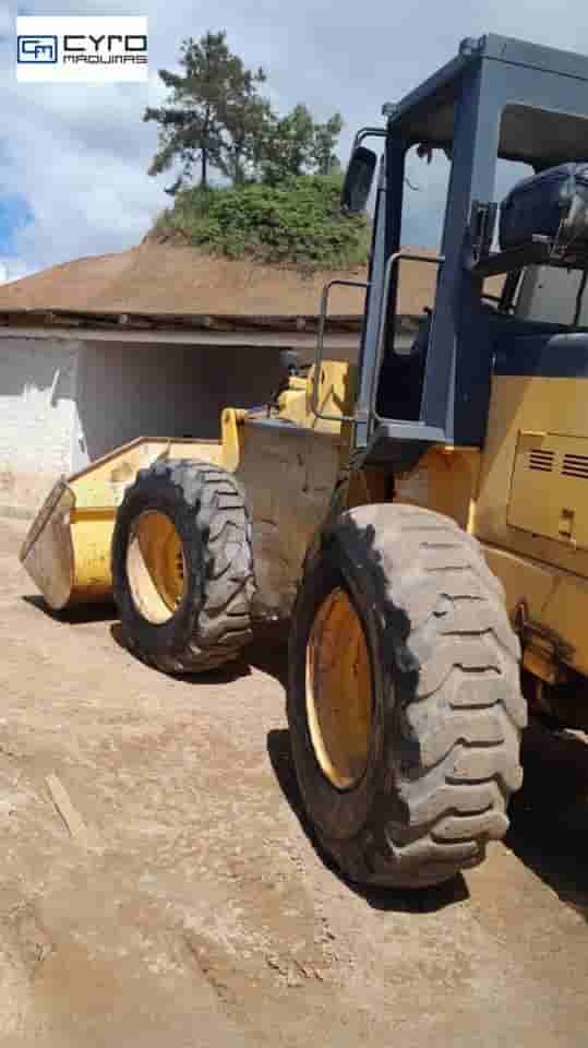 Pá Carregadeira Komatsu WA180 2005