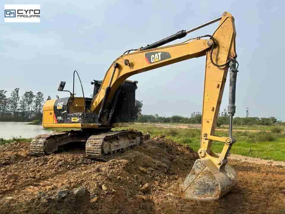 Escavadeira Caterpillar 312D2L 2015