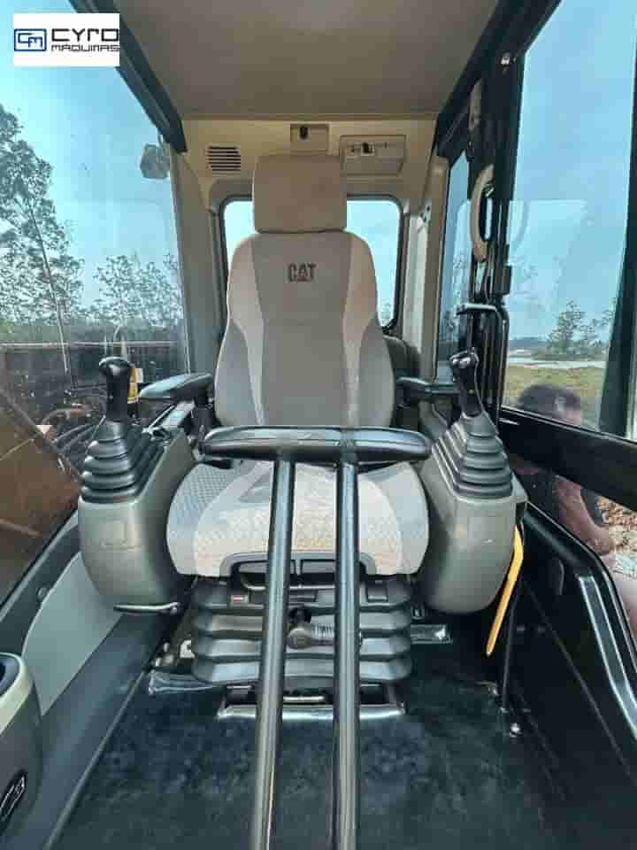 Escavadeira Caterpillar 312D2L 2015