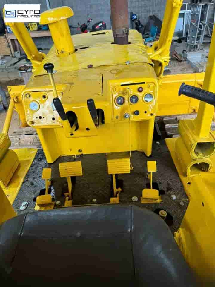 Trator de Esteira Komatsu D65 1980
