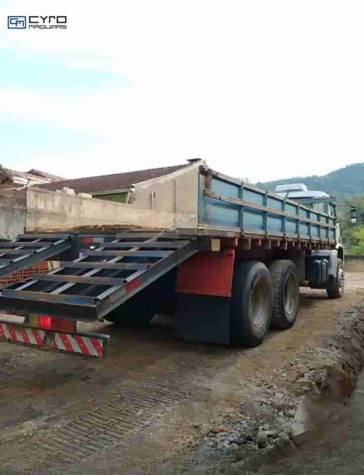 Caminhão Volkswagen 23-220 6x2 3-Eixos 2p (diesel) 2003