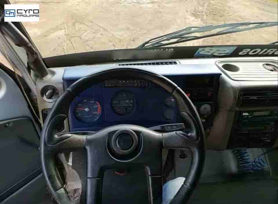 Caminhão Volkswagen 23-220 6x2 3-Eixos 2p (diesel) 2003