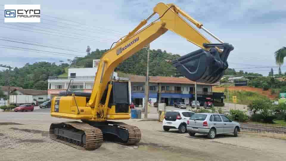 Escavadeira Komatsu PC160 2011