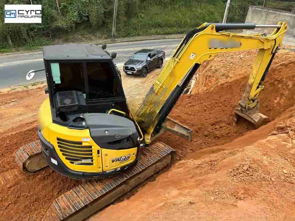 Mini-Escavadeira Yanmar Vio80 2016