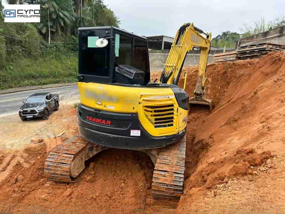 Mini-Escavadeira Yanmar Vio80 2016
