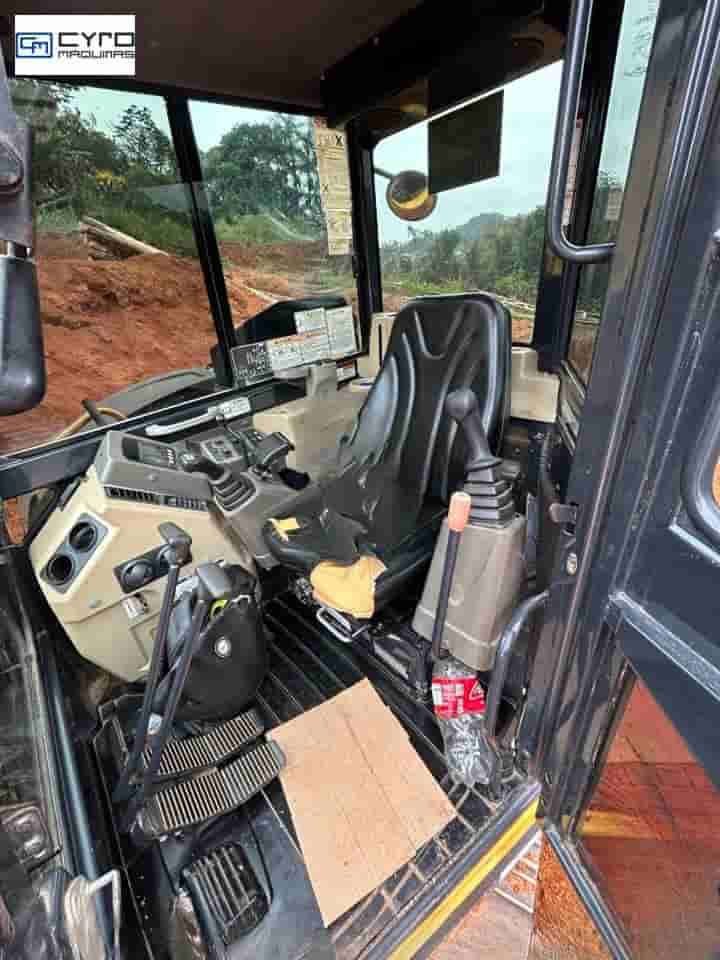 Mini-Escavadeira Yanmar Vio80 2016