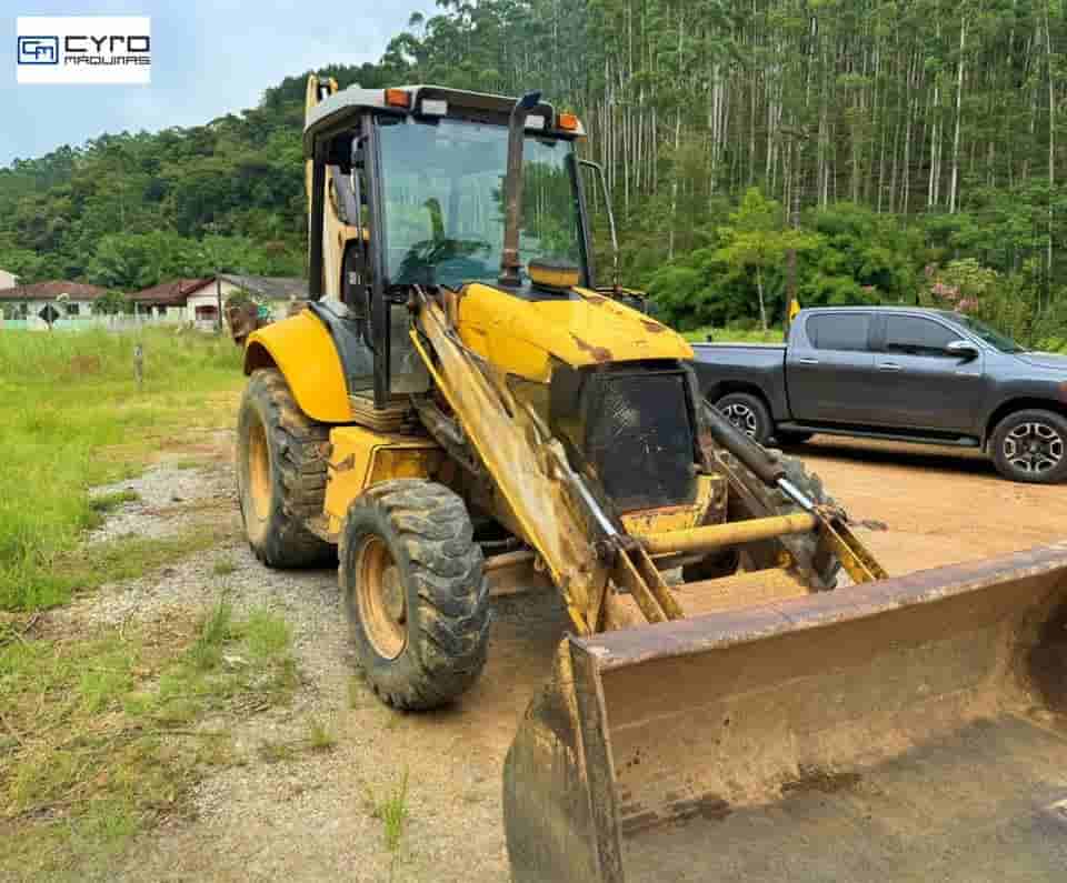 Retro Escavadeira New Holland B110B 2011