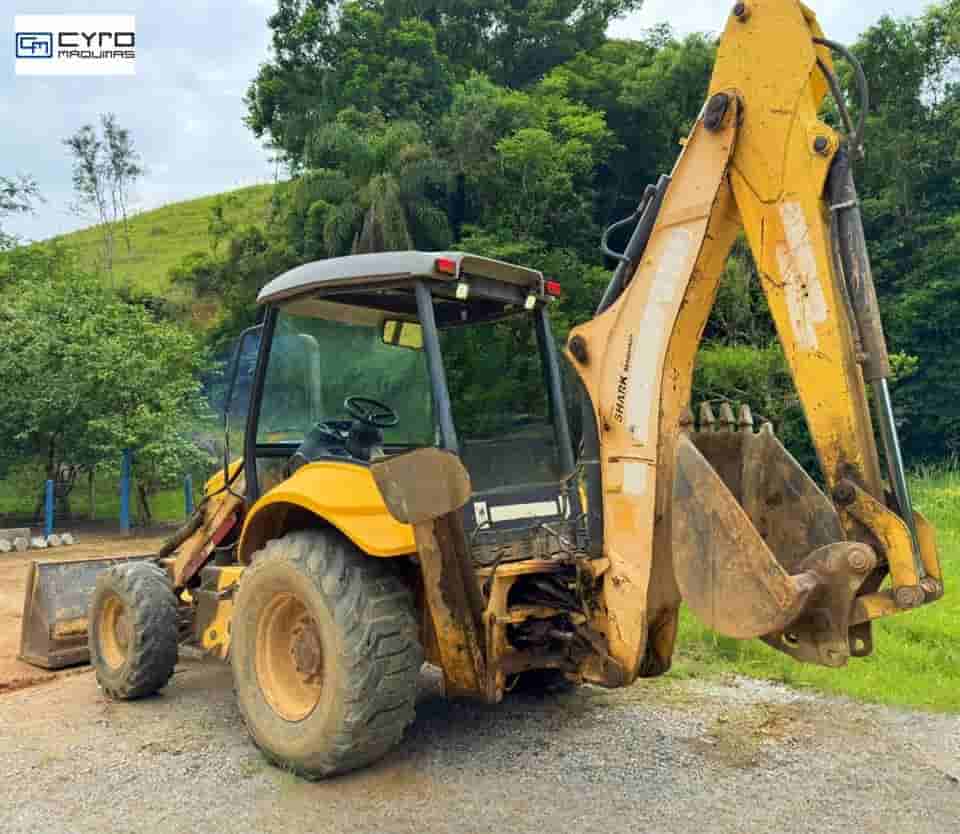 Retro Escavadeira New Holland B110B 2011