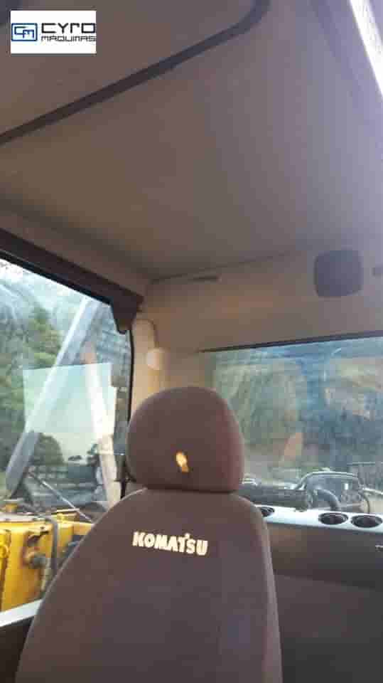 Escavadeira Komatsu PC160 2015