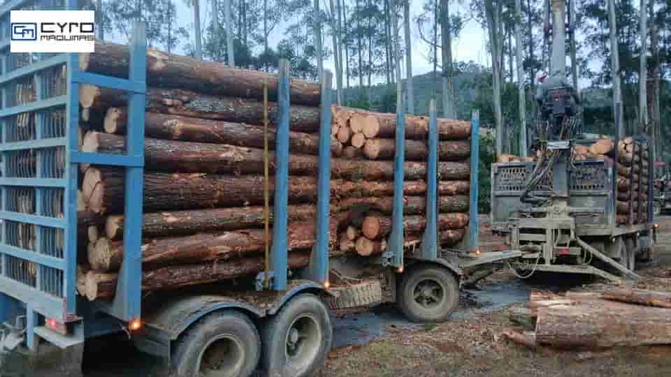 Caminhão Mercedes-Benz Axor 3344/ 3344 K 6x4 2p (Diesel) (E5) 2013