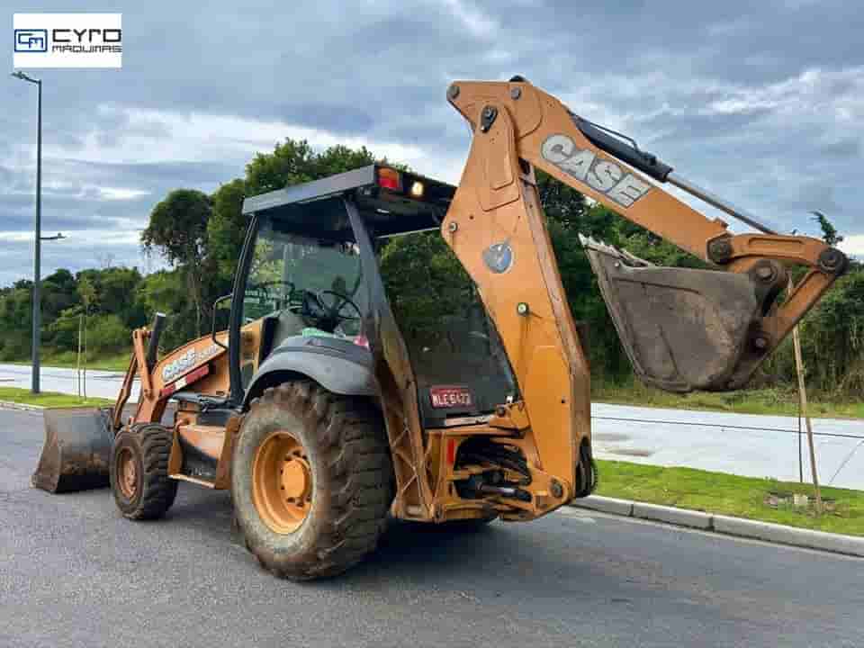 Retro Escavadeira Case 580N 2013