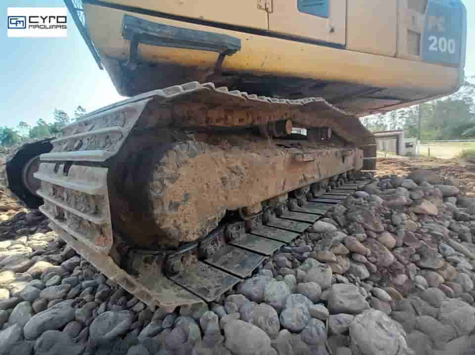 Escavadeira Komatsu PC200 2014