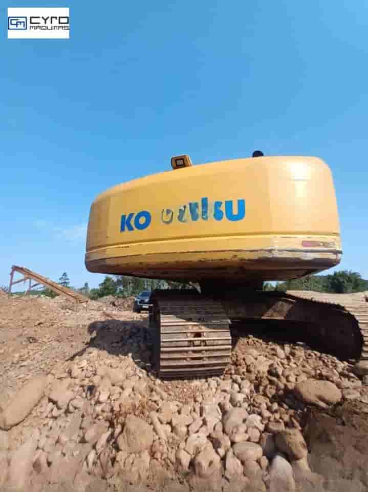 Escavadeira Komatsu PC200 2014