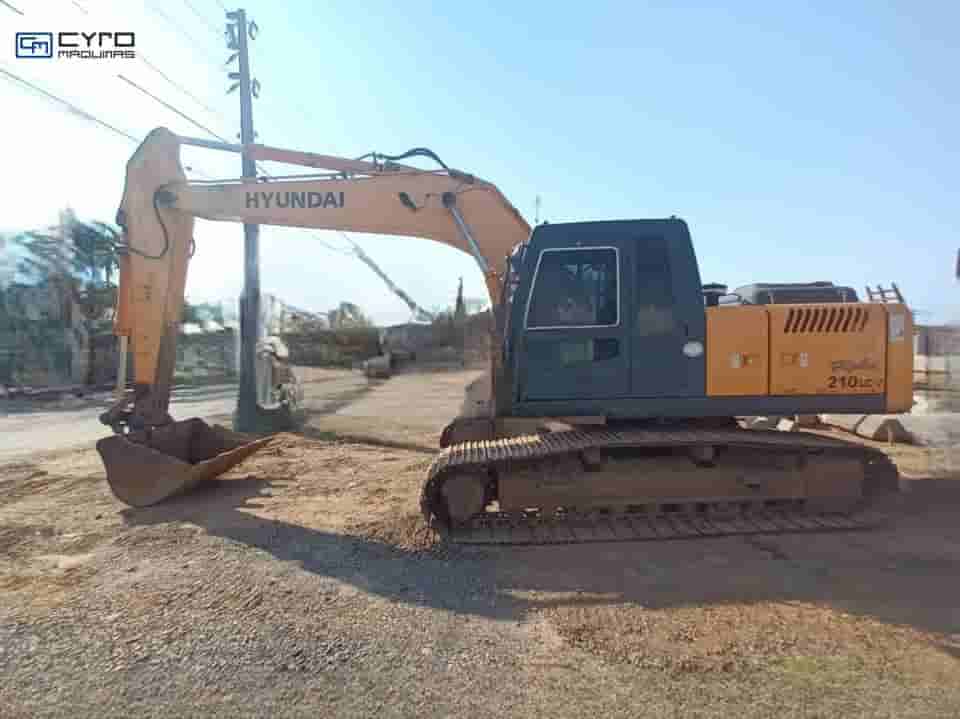 Escavadeira Hyundai R210LC-7 2012