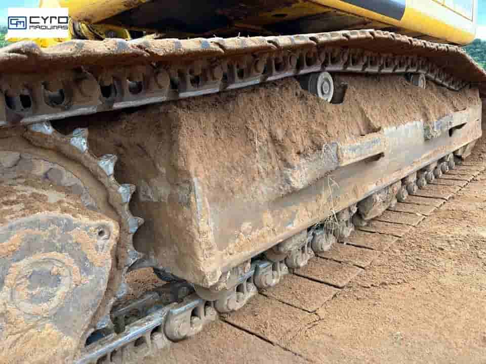 Escavadeira New Holland E215 B 2011