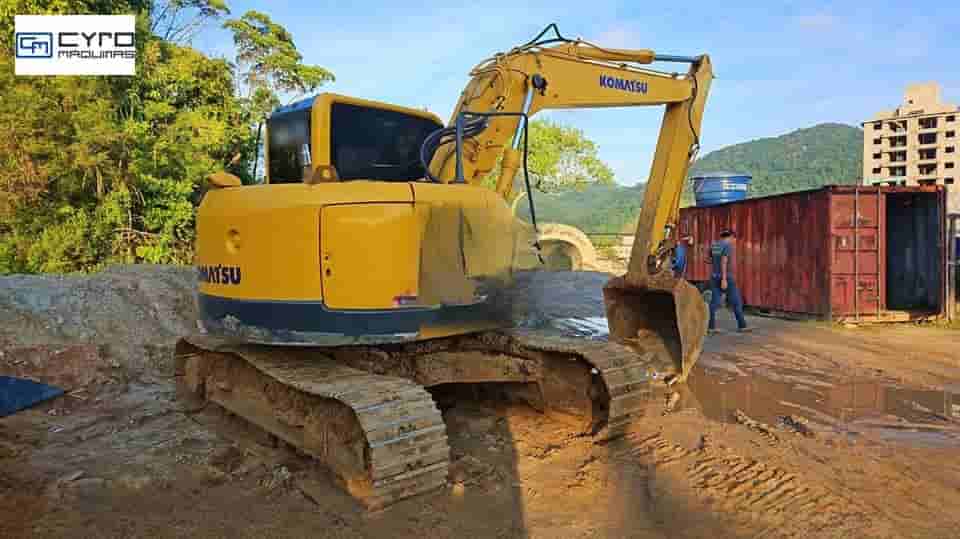 Escavadeira Komatsu PC138 US 2011