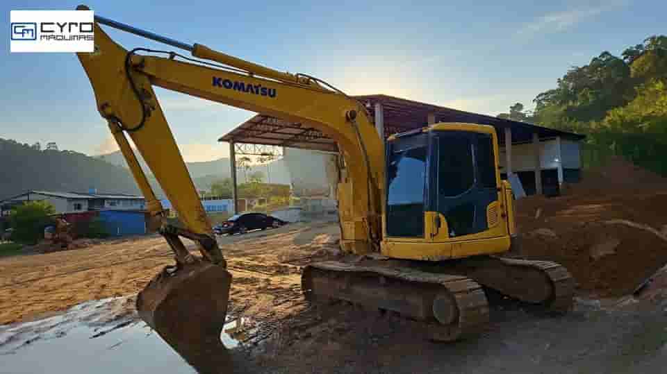 Escavadeira Komatsu PC138 US 2011