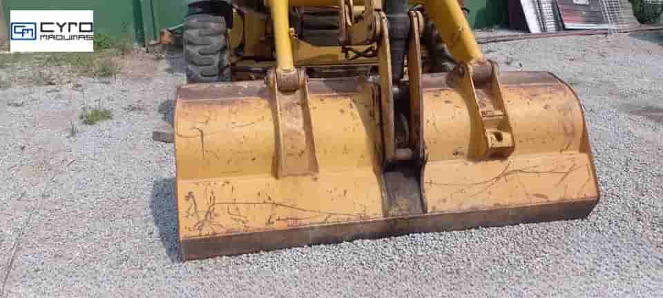Retro Escavadeira Caterpillar 416E 2012