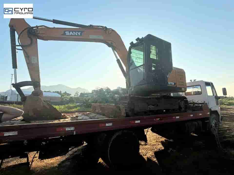 Mini-Escavadeira Sany SY75 2014