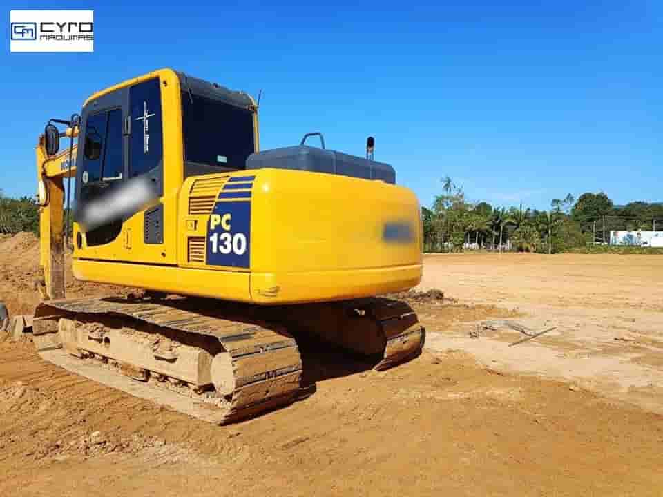 Escavadeira Komatsu PC130 2014