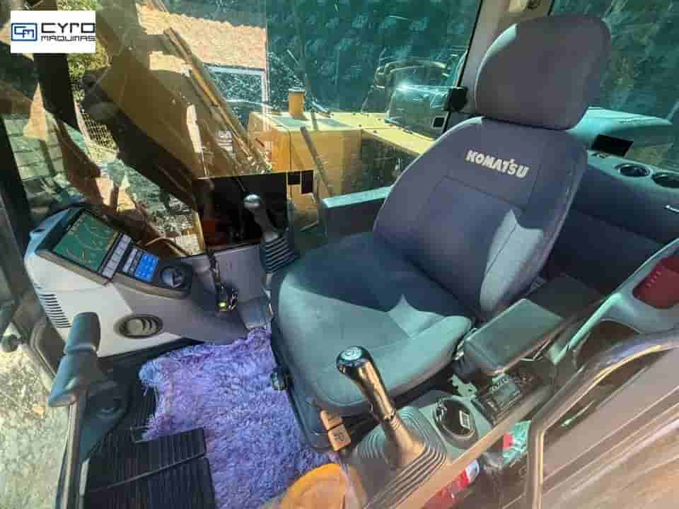 Escavadeira Komatsu PC130 2014