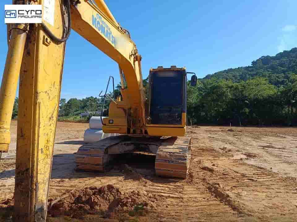 Escavadeira Komatsu PC130 2014