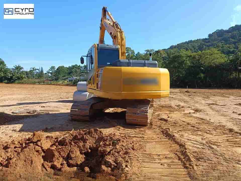 Escavadeira Komatsu PC130 2014