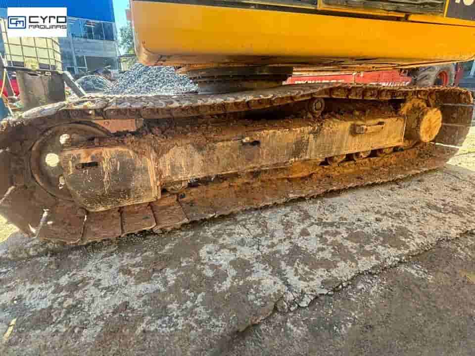 Escavadeira Komatsu PC130 2014