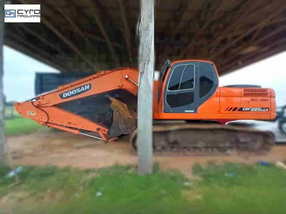 Escavadeira Doosan DX225LCA 2013