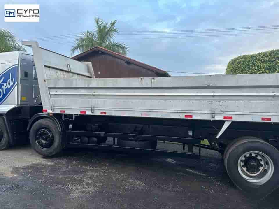 Caminhão Ford CARGO 2429 E 6X2 Turbo 2p (diesel)(E5) 2013